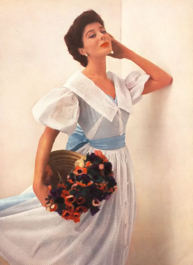 Bettina Graziani in Susan Small's transformable dress, June 1952.