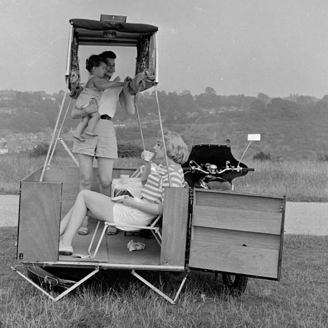 These Two Women from 1958 Masterfully Turned a Simple Sidecar into a Small, Sleep-Ready Caravan with Two Bed