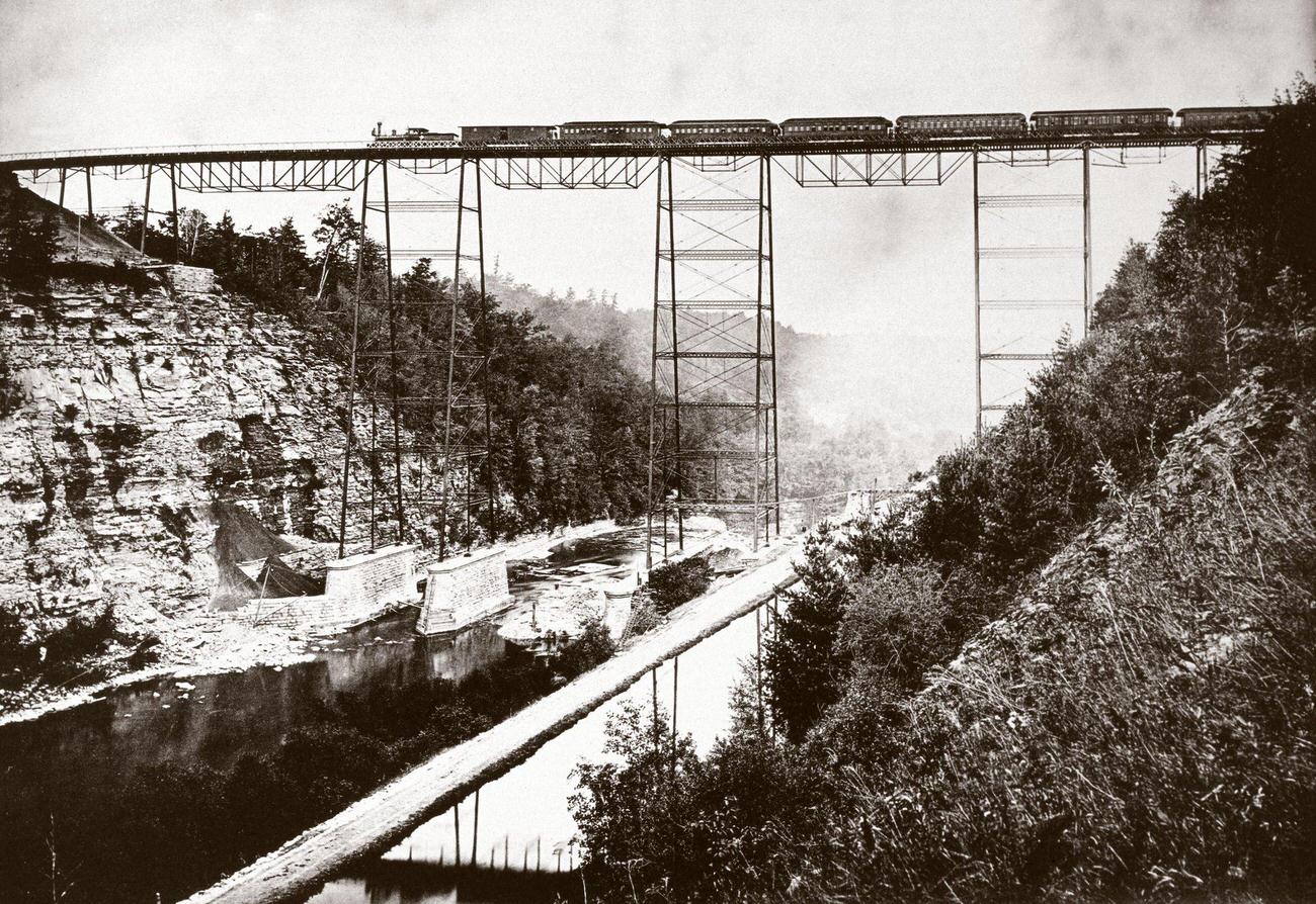 Portage Viaduct, New York, late 19th century.