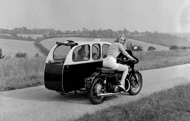 Sidecar Sleep-Ready Caravan