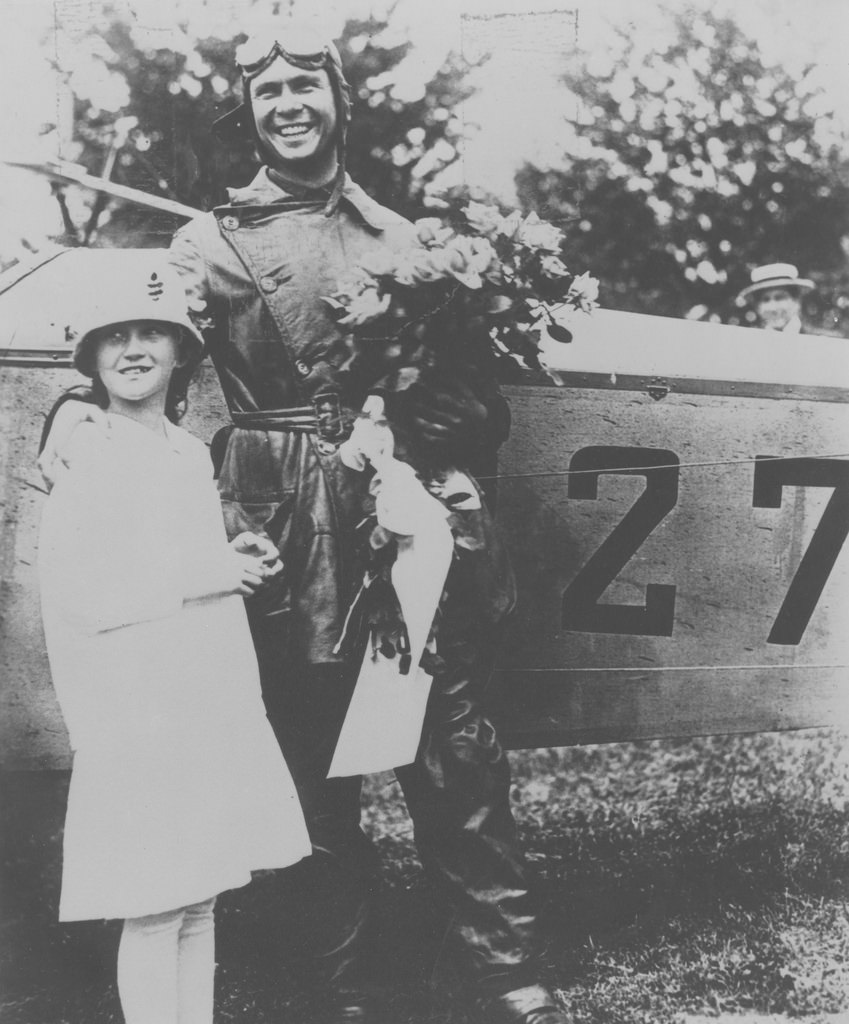 Airmail pilot Lt. James Edgerton with his sister, May 18, 1918.