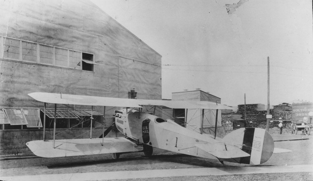 JR-1B mail airplane, 1918.