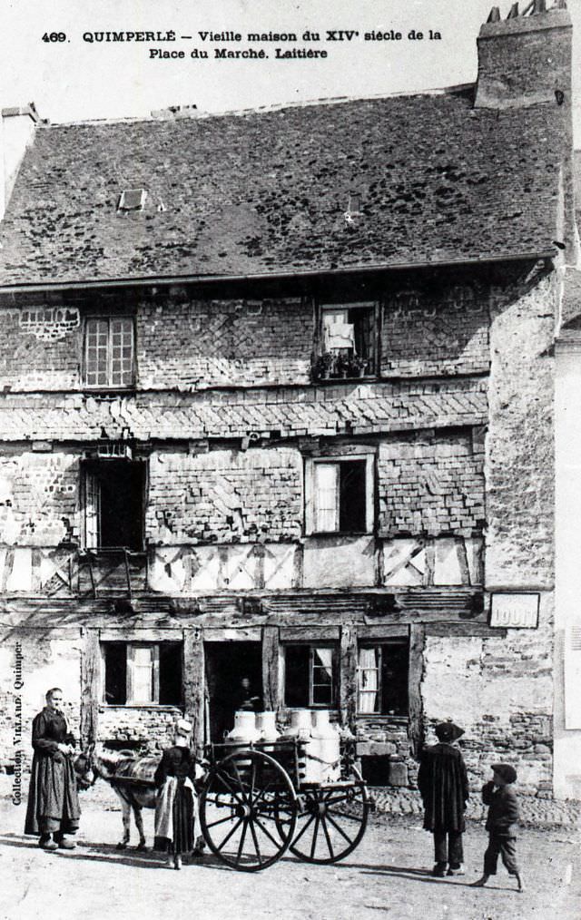 Old house market square in Quimperlé.