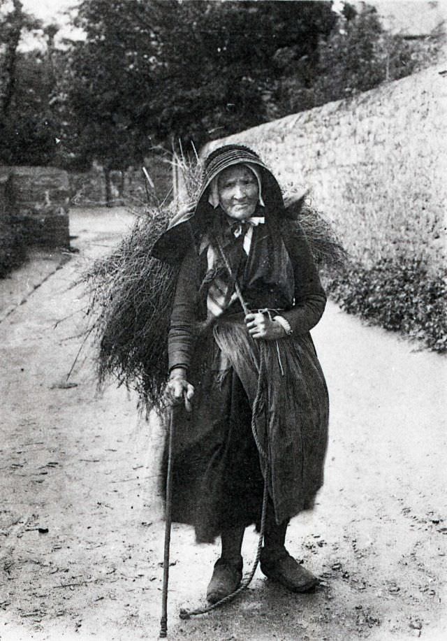 Breton peasant in Île-de-Bréhat.