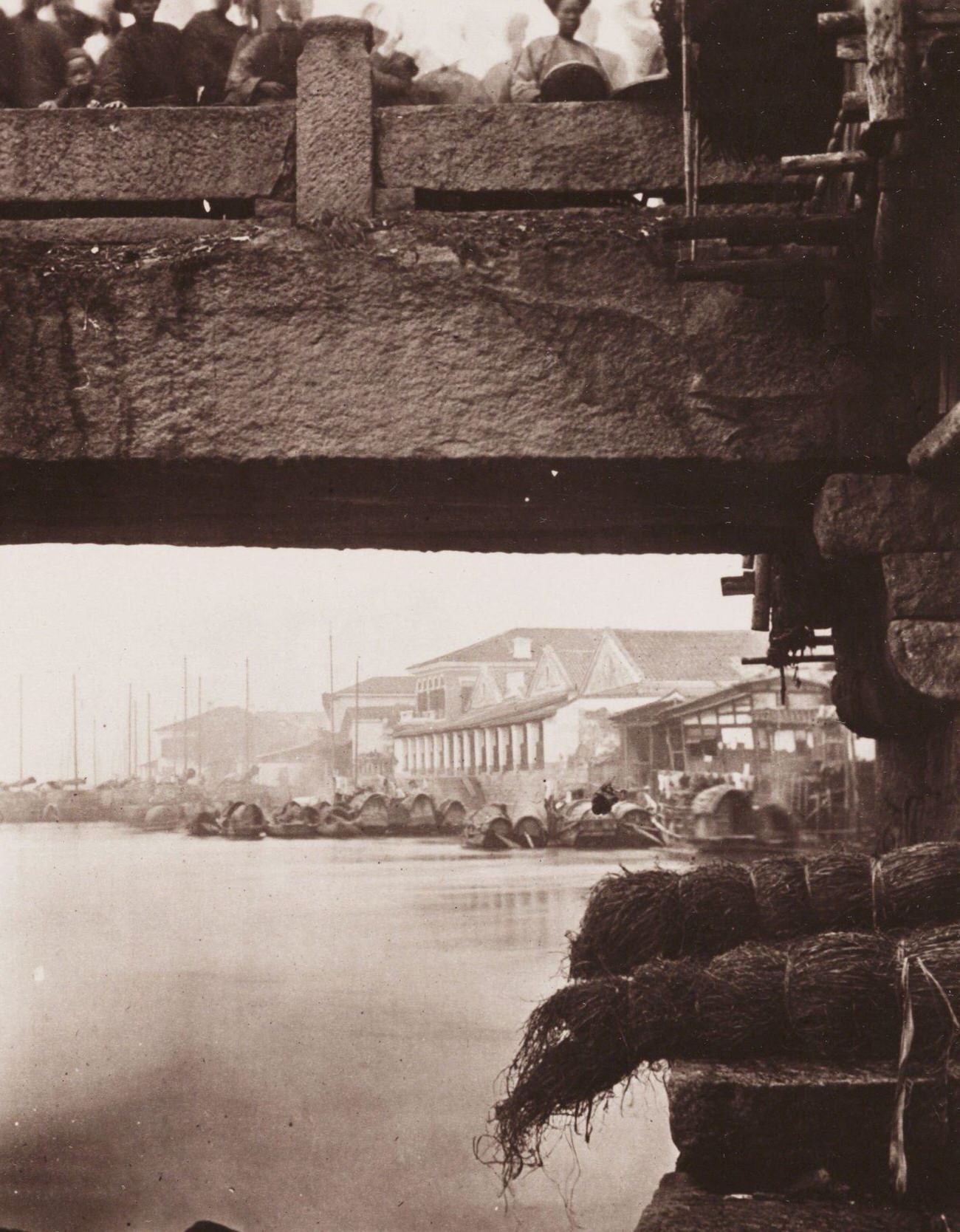 Part of Lower Bridge, John Thomson, 1871