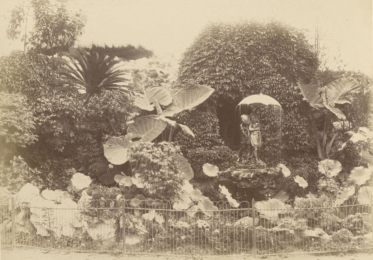 Garden with Umbrella Fountain, China, 1870s