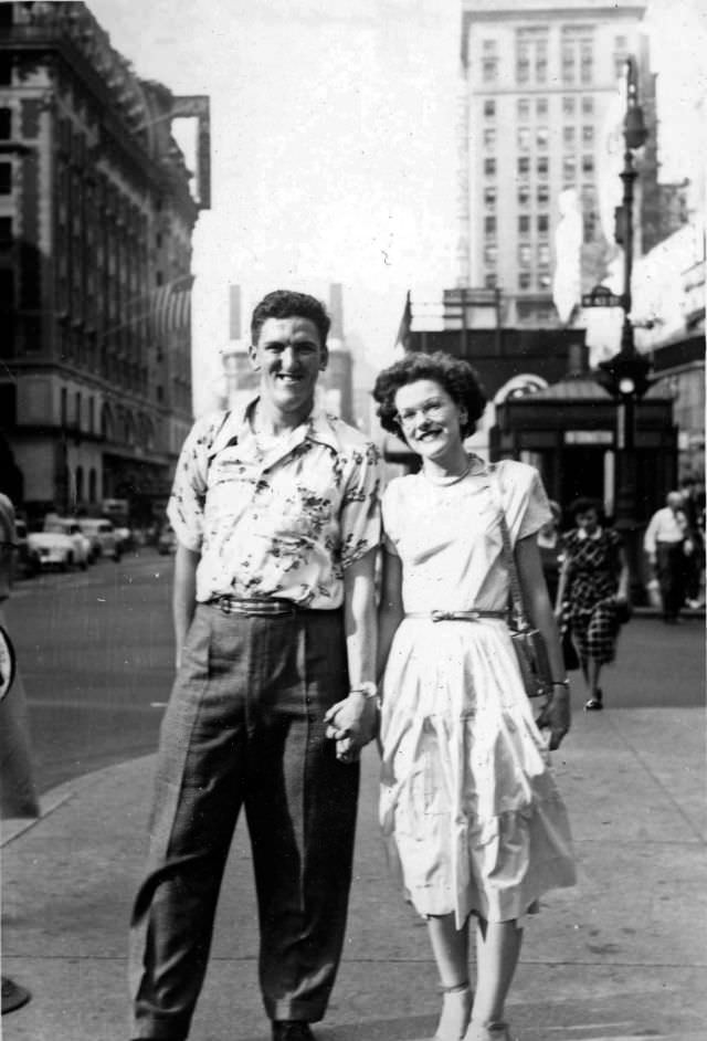 Vintage Photos that Show the Daily Life, Fashion, and Spirit of the 1940s