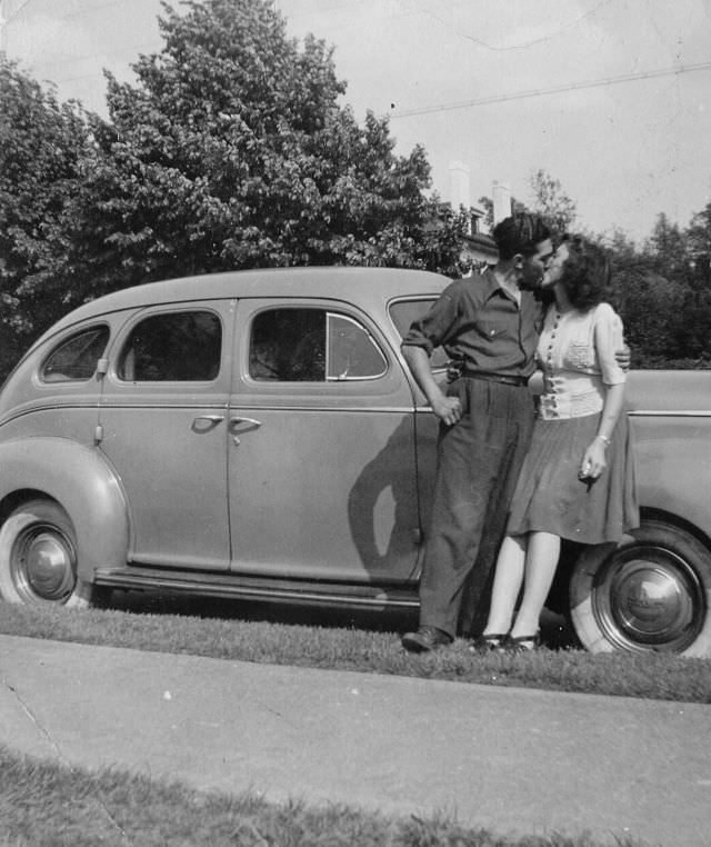 Vintage Photos that Show the Daily Life, Fashion, and Spirit of the 1940s