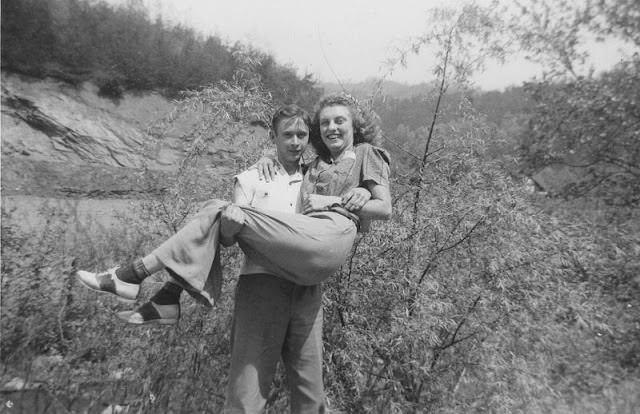 Vintage Photos that Show the Daily Life, Fashion, and Spirit of the 1940s