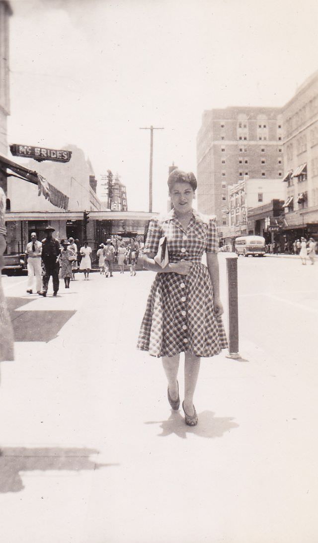 Vintage Photos that Show the Daily Life, Fashion, and Spirit of the 1940s