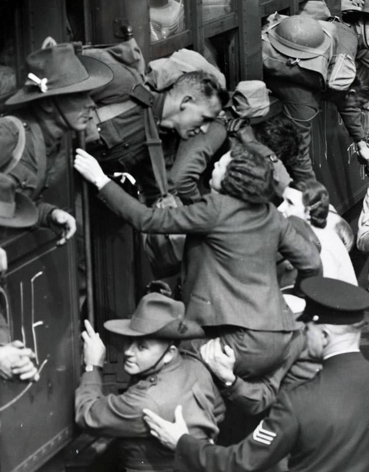 Girl saying goodbye to WWII soldier, 1940.