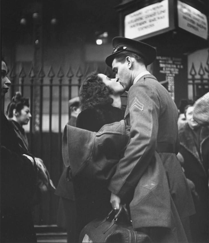 Couple sharing farewell kiss, Penn Station, 1943.