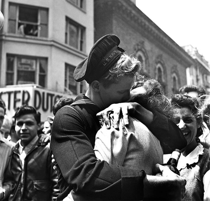 Kiss in Times Square, V-E Day, New York, May 8, 1945.