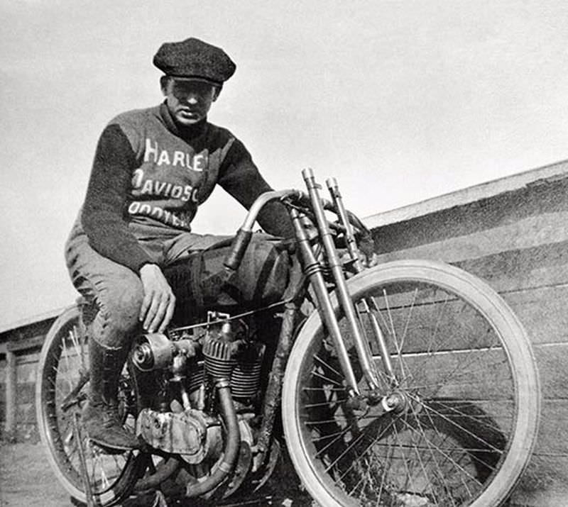 Historical Photos of Harley-Davidson Motorcycles and Production in Their Infancy from the Early 20th Century