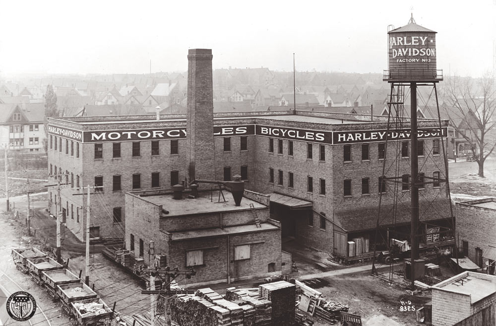 Historical Photos of Harley-Davidson Motorcycles and Production in Their Infancy from the Early 20th Century