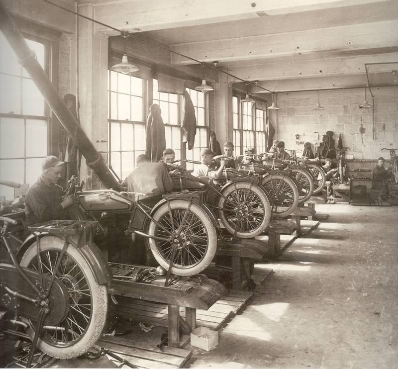 Historical Photos of Harley-Davidson Motorcycles and Production in Their Infancy from the Early 20th Century