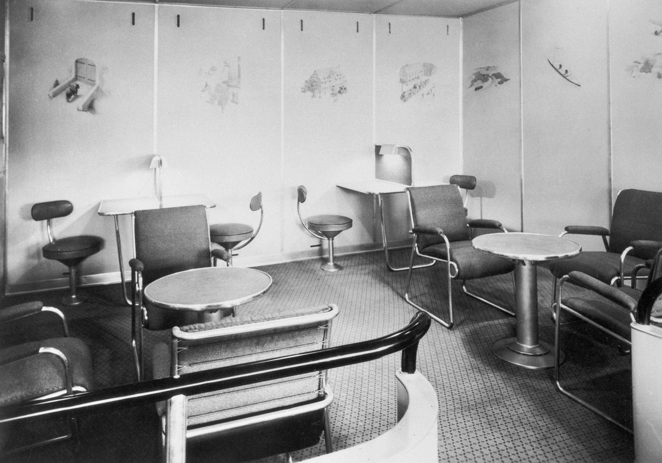 Reading and Writing Room on the Hindenburg