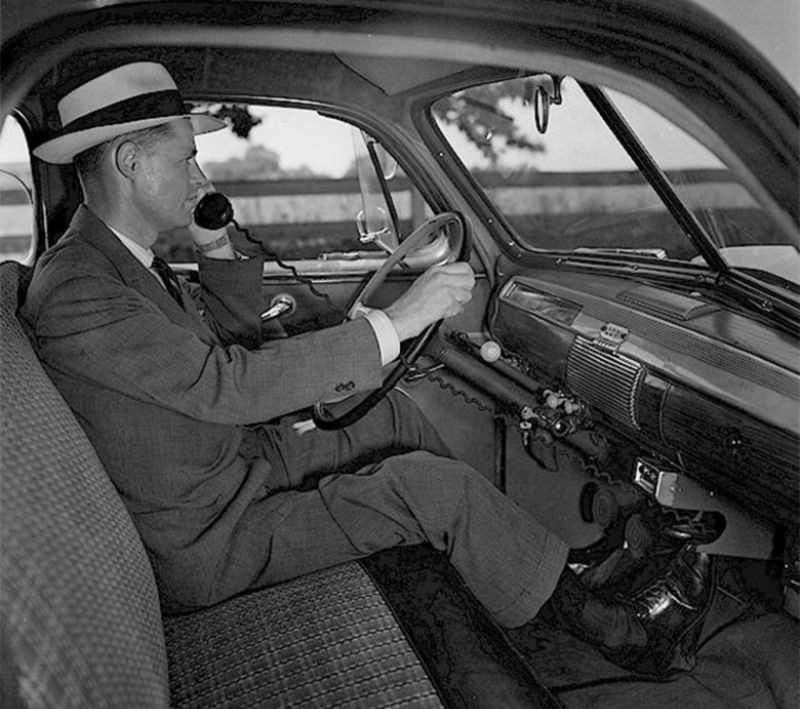 First mobile radiophone service creation, 1946.