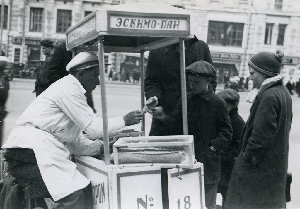 1930s Moscow Through the Lens of Eirik Sundvor: A Norwegian Journalist's Perspective