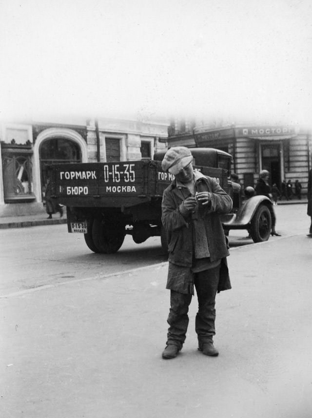 1930s Moscow Through the Lens of Eirik Sundvor: A Norwegian Journalist's Perspective