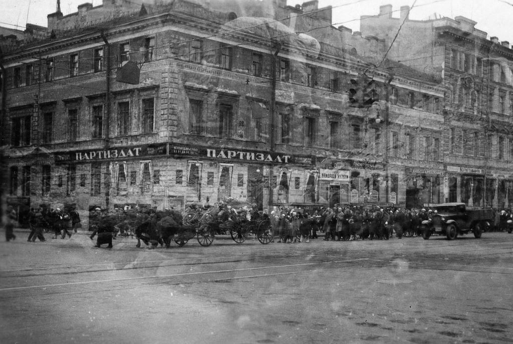 1930s Moscow Through the Lens of Eirik Sundvor: A Norwegian Journalist's Perspective