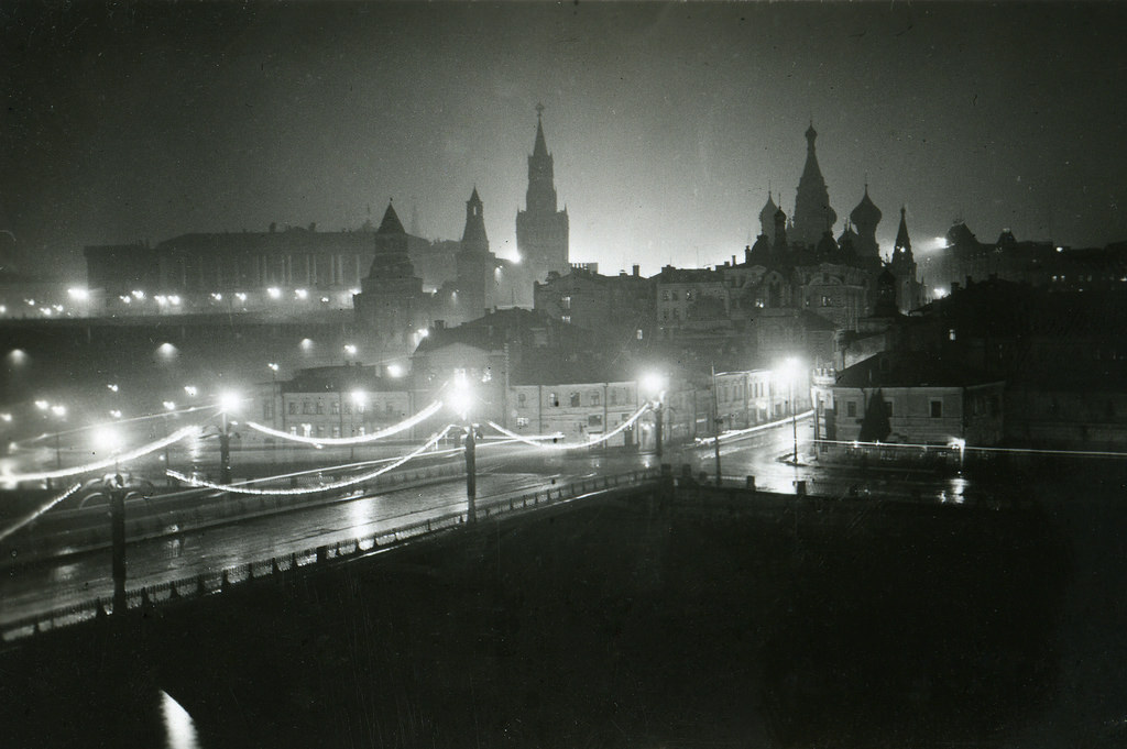 1930s Moscow Through the Lens of Eirik Sundvor: A Norwegian Journalist's Perspective