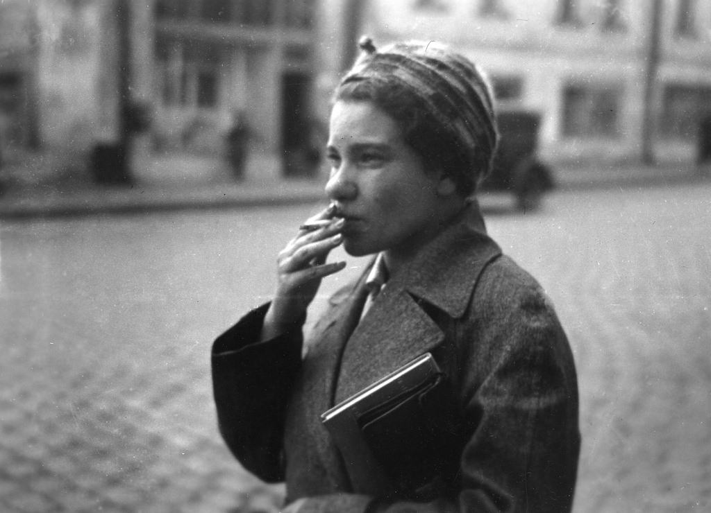 1930s Moscow Through the Lens of Eirik Sundvor: A Norwegian Journalist's Perspective