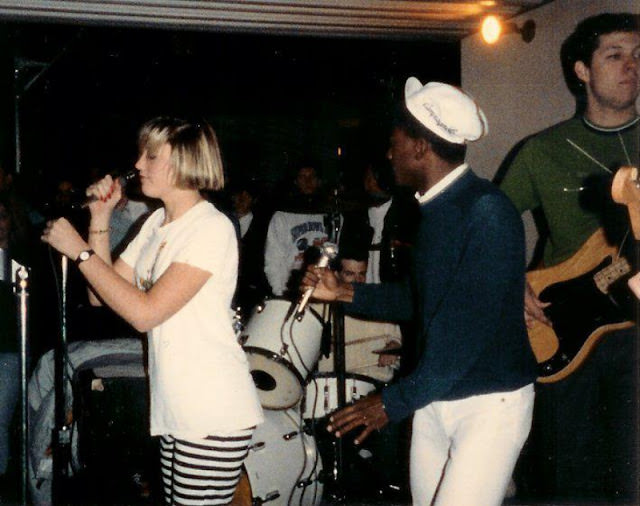 Fascinating Photos of The Early Days of No Doubt from the late 1980s