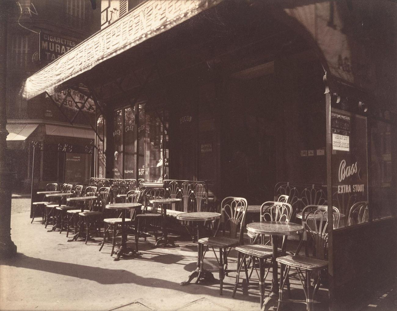 Cafe on Avenue de la Grande-Armée, Paris, 1924