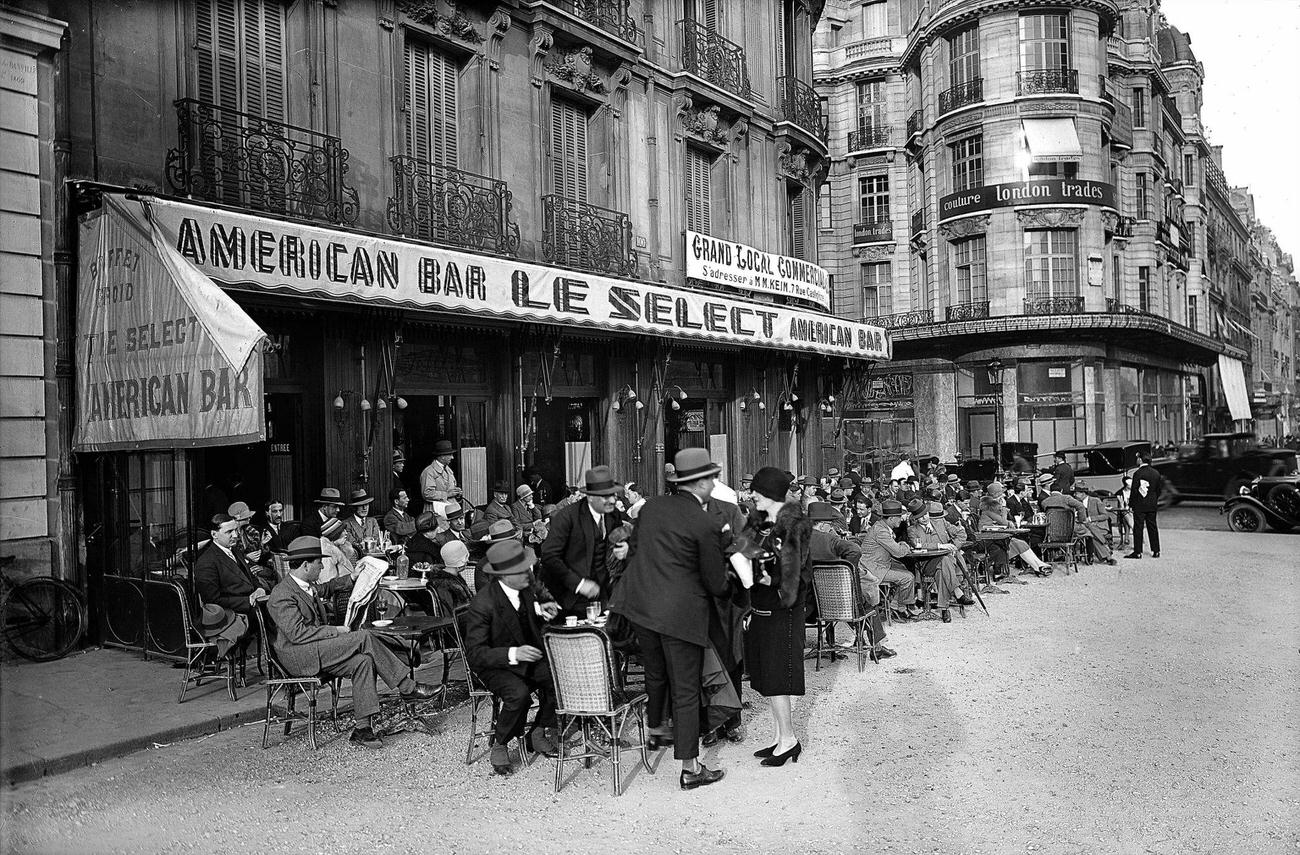 Terrace of American Bar 'Le Select', Avenue des Champs-Elysees, Paris, 1926