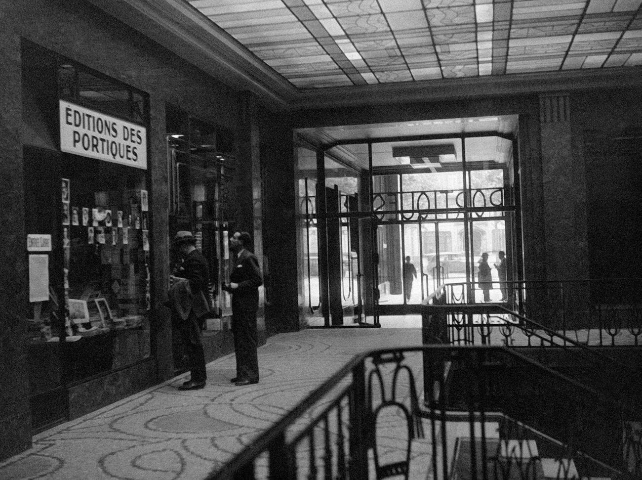 Les Portiques des Champs-Elysées, Paris, 1930