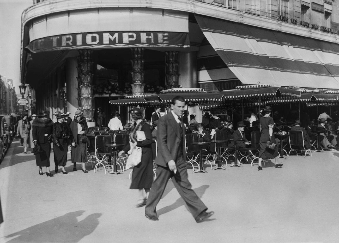 Cafe 'Le Triomphe' Terrace, Avenue des Champs Elysées, Paris, 1935