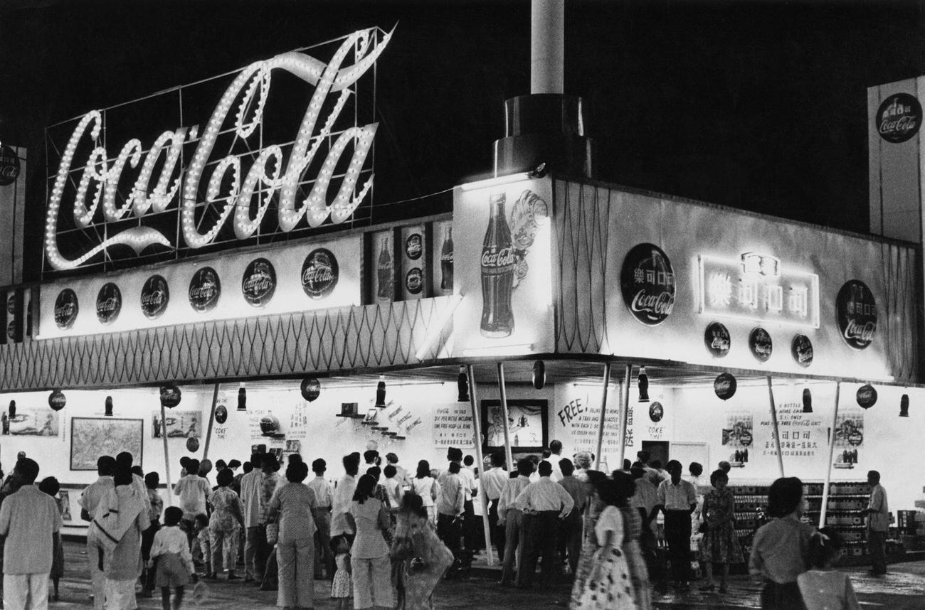 A Coca-Cola stand in Singapore, circa 1955.