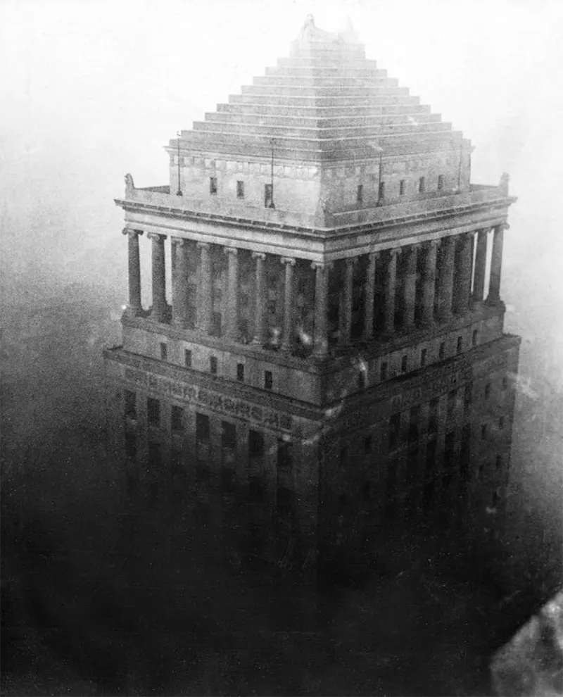 Saint Louis Civil Courts Building before smoke ordinance, aerial view in heavy smoke.