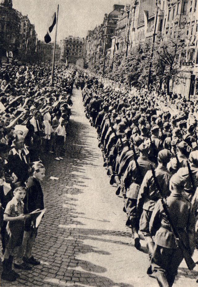 Czechoslovak army in Václavské náměstí, Prague, 1945.