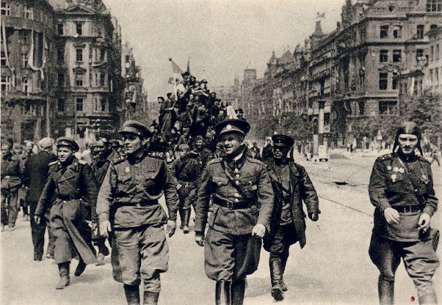 First Russian tank in Václavské náměstí, Prague, 1945.