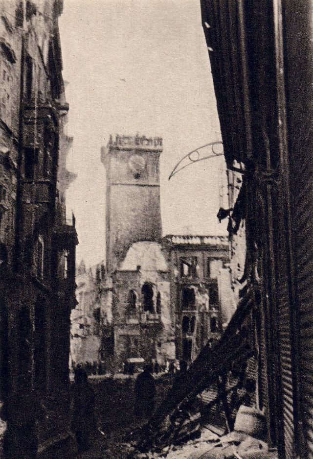 Staroměstská radnice in Prague, 1945.