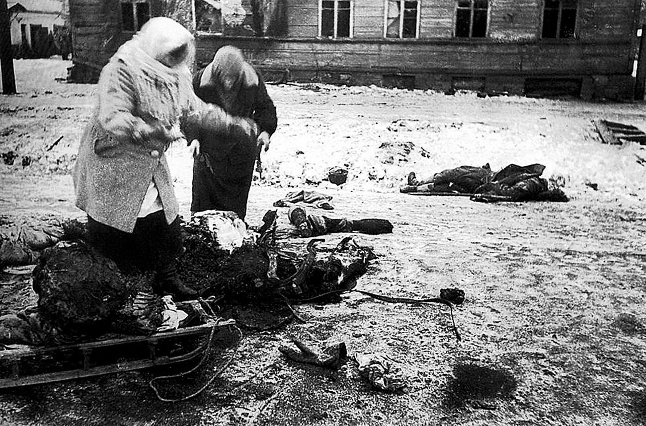 Women Collecting Remains of a Dead Horse, Siege of Leningrad, 1941