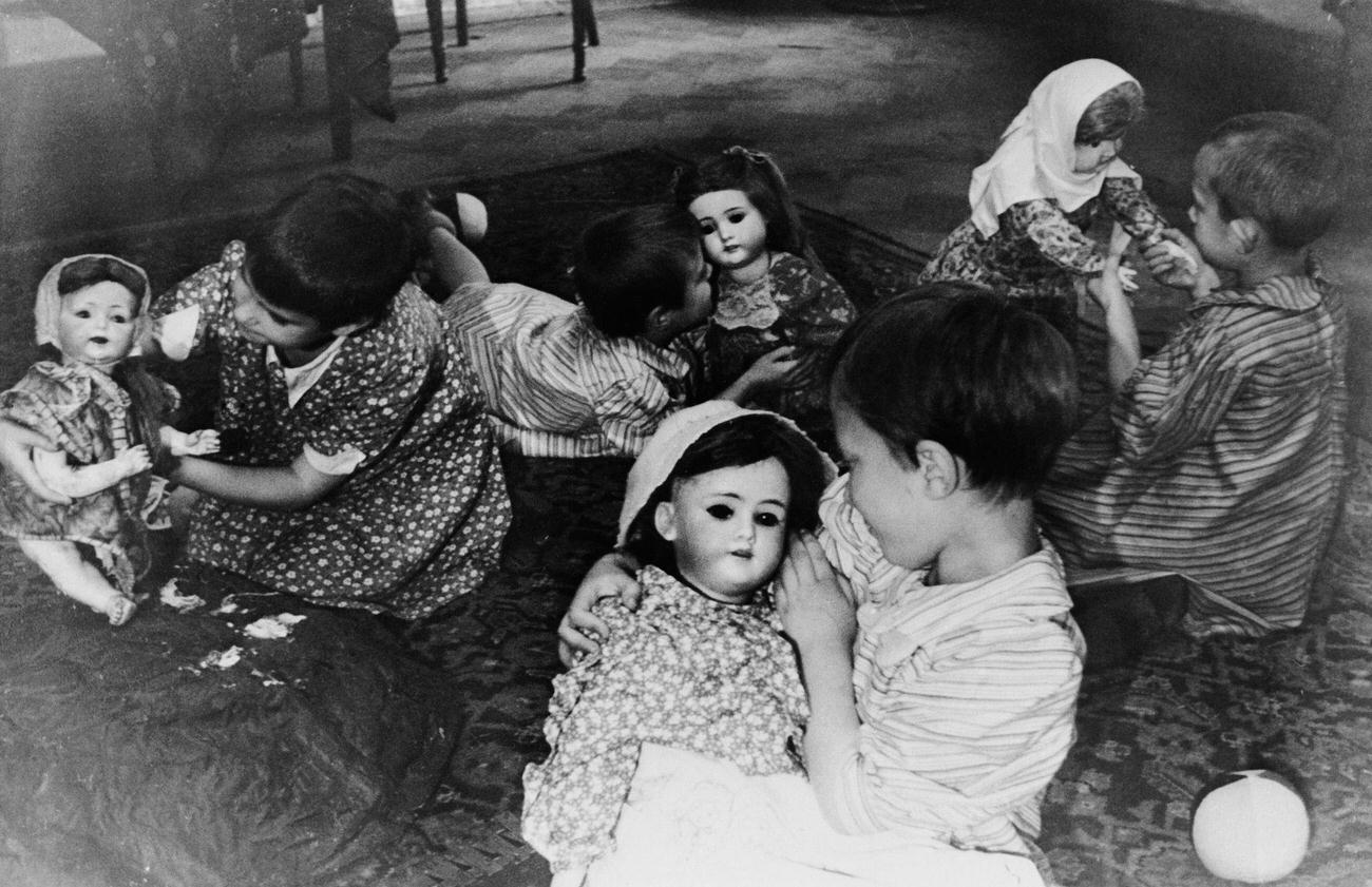 Russian Orphans from Leningrad Siege at Children's Home No.9