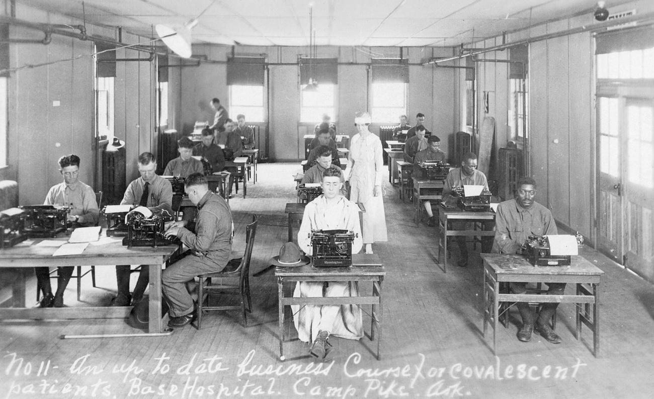 Business course for convalescent patients, Camp Pike, Arkansas, 1917.
