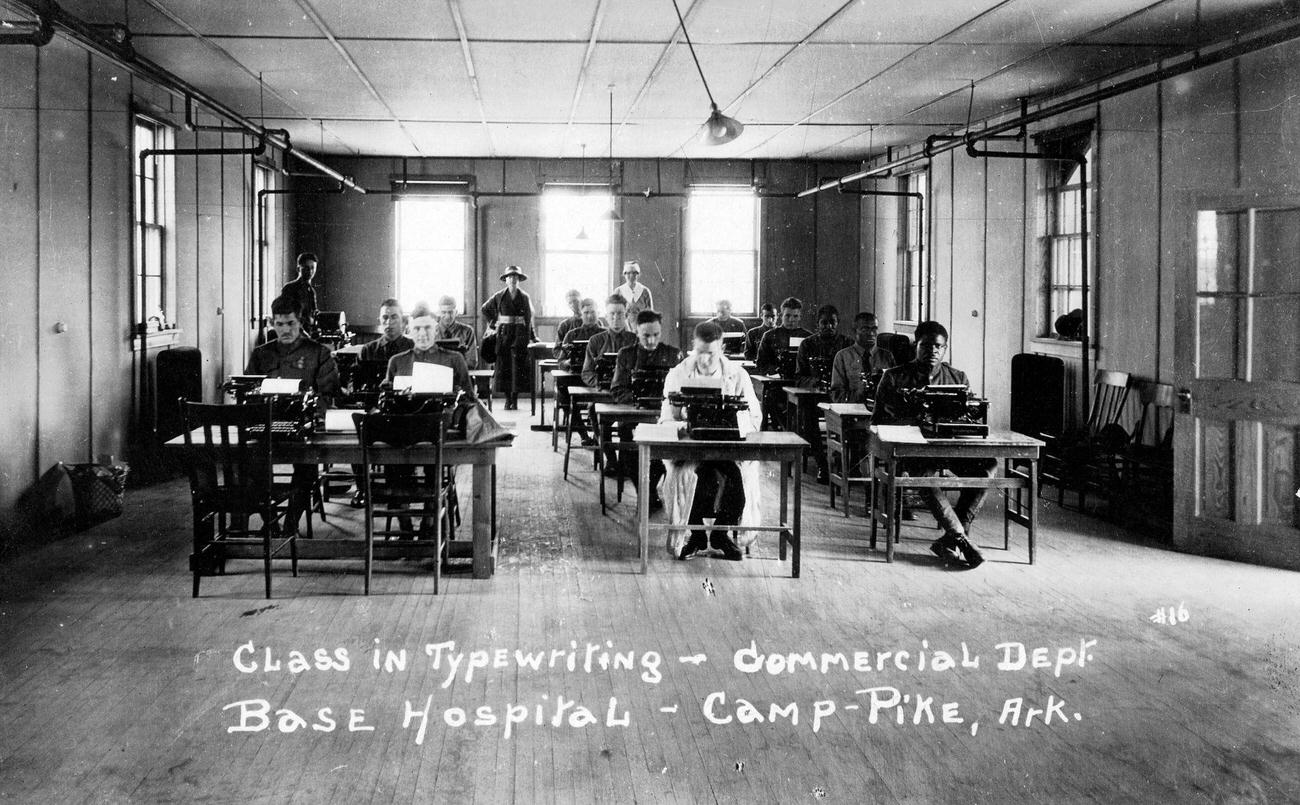 Typewriting class in commercial department, Base Hospital, Camp Pike, Arkansas, 1920.