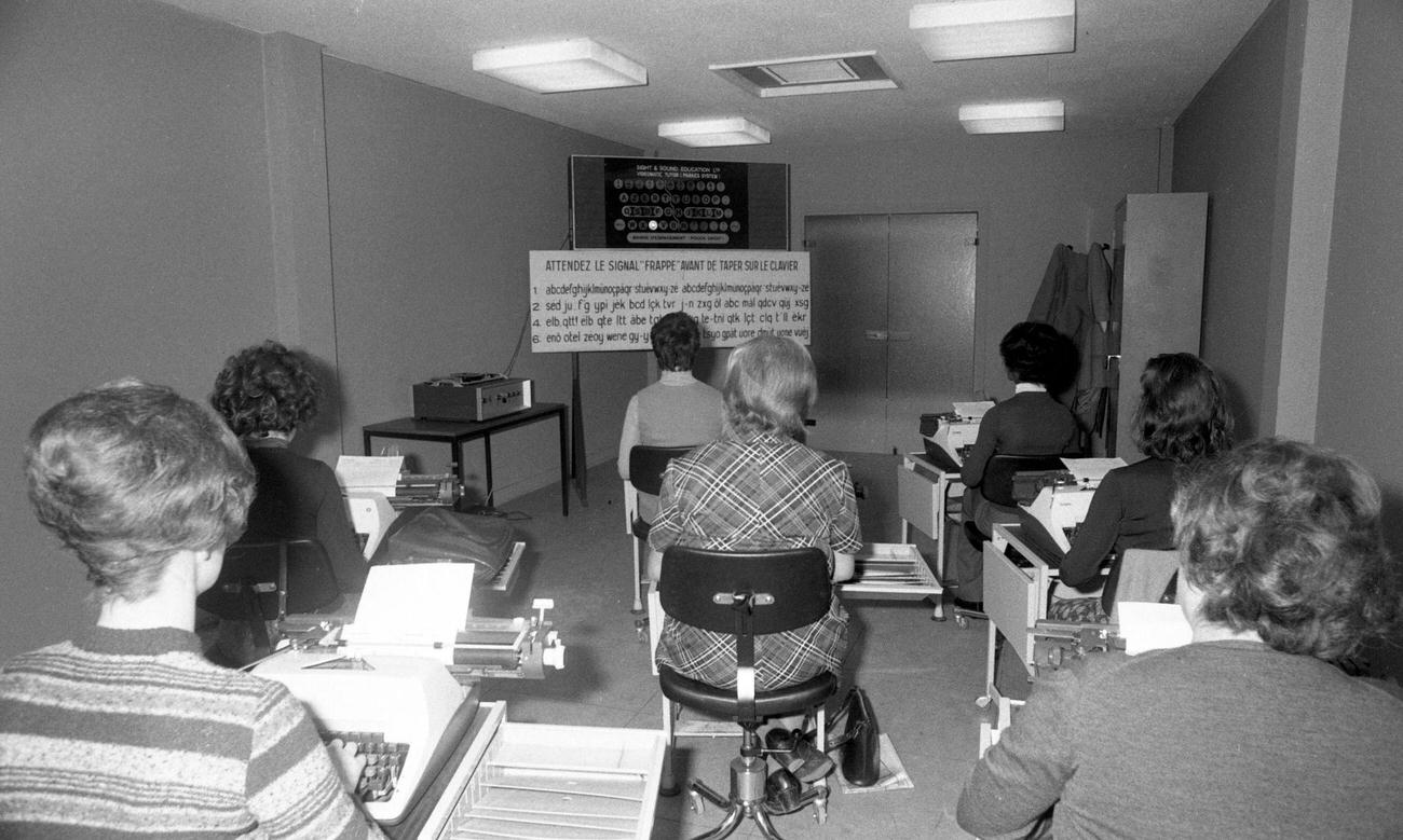 Continuous Typing Course, Paris, 1975