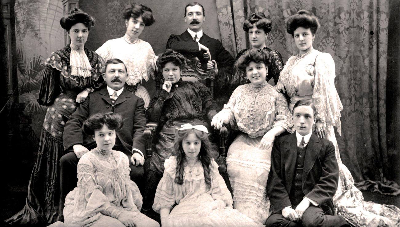 The Lloyd family portrait, 1900s