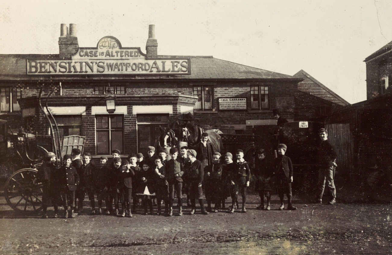 Children outside 'The Case is Altered' pub, 1895.