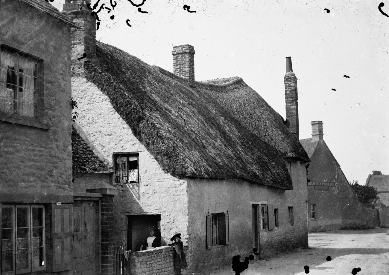 Little Thatched Cottage on Church Street in Eynsham, West Oxfordshire, 1885.
