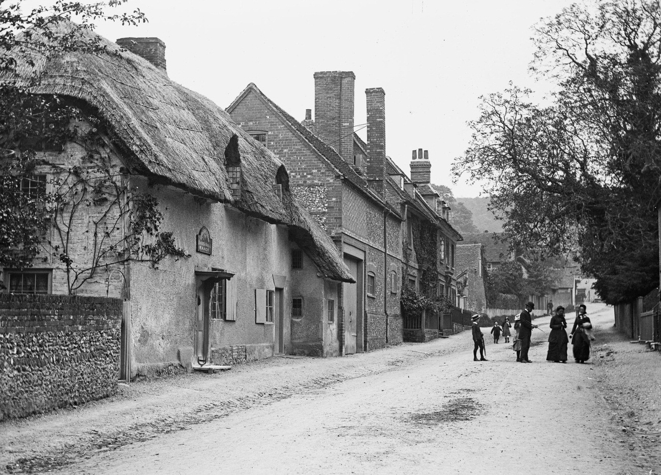 High Street in Streatley, West Berkshire, with The Thatched Cottage, 1885.