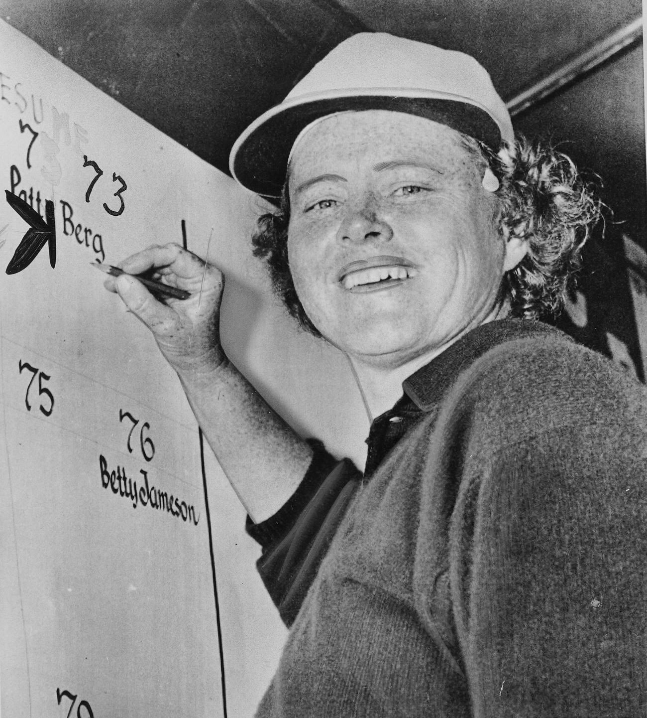 Patty Berg leading in Serbin Women's Golf Tournament, 1955.