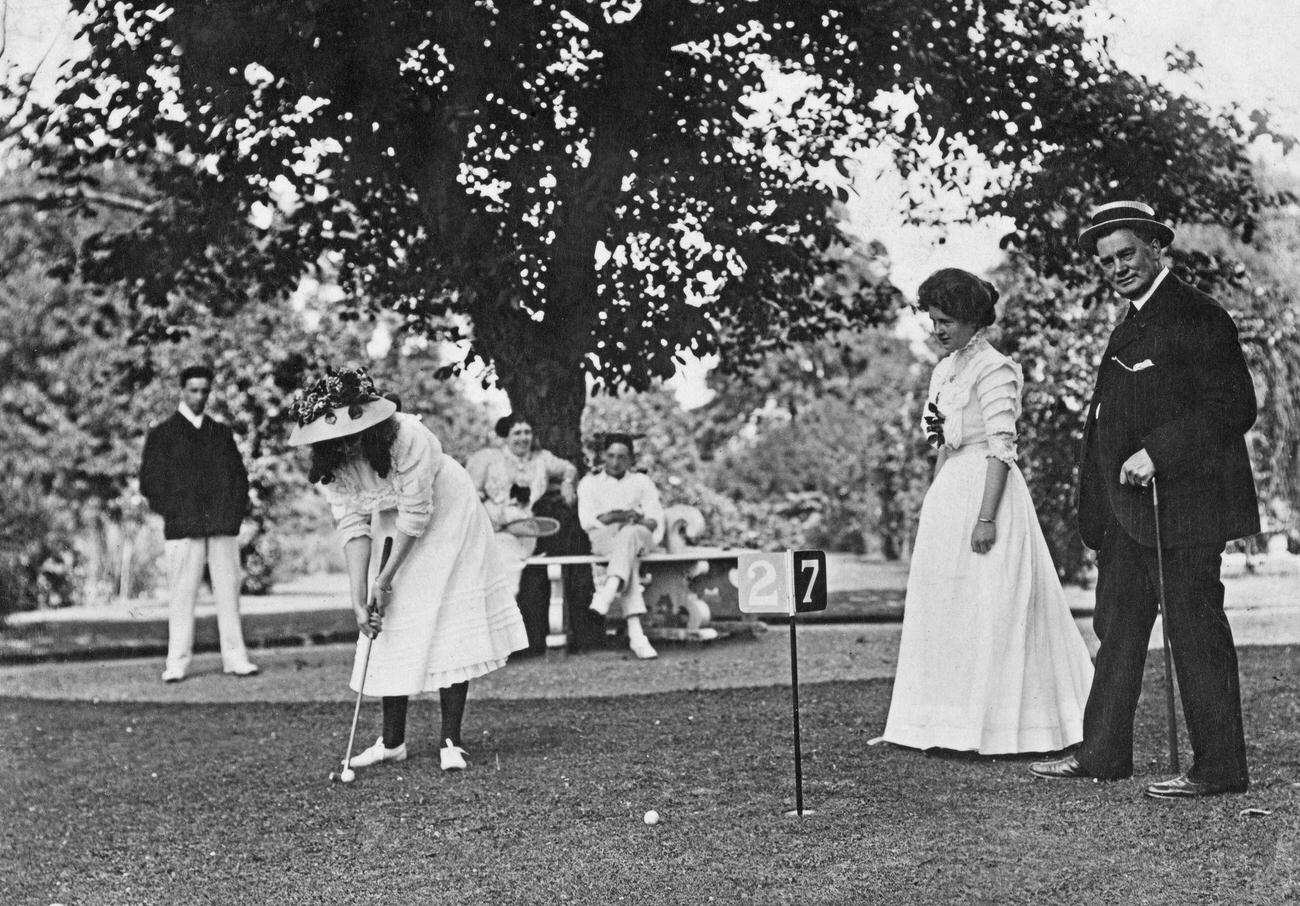 Ringolf at Finchley Manor House with Arthur Walter Gamage, London, 1908.