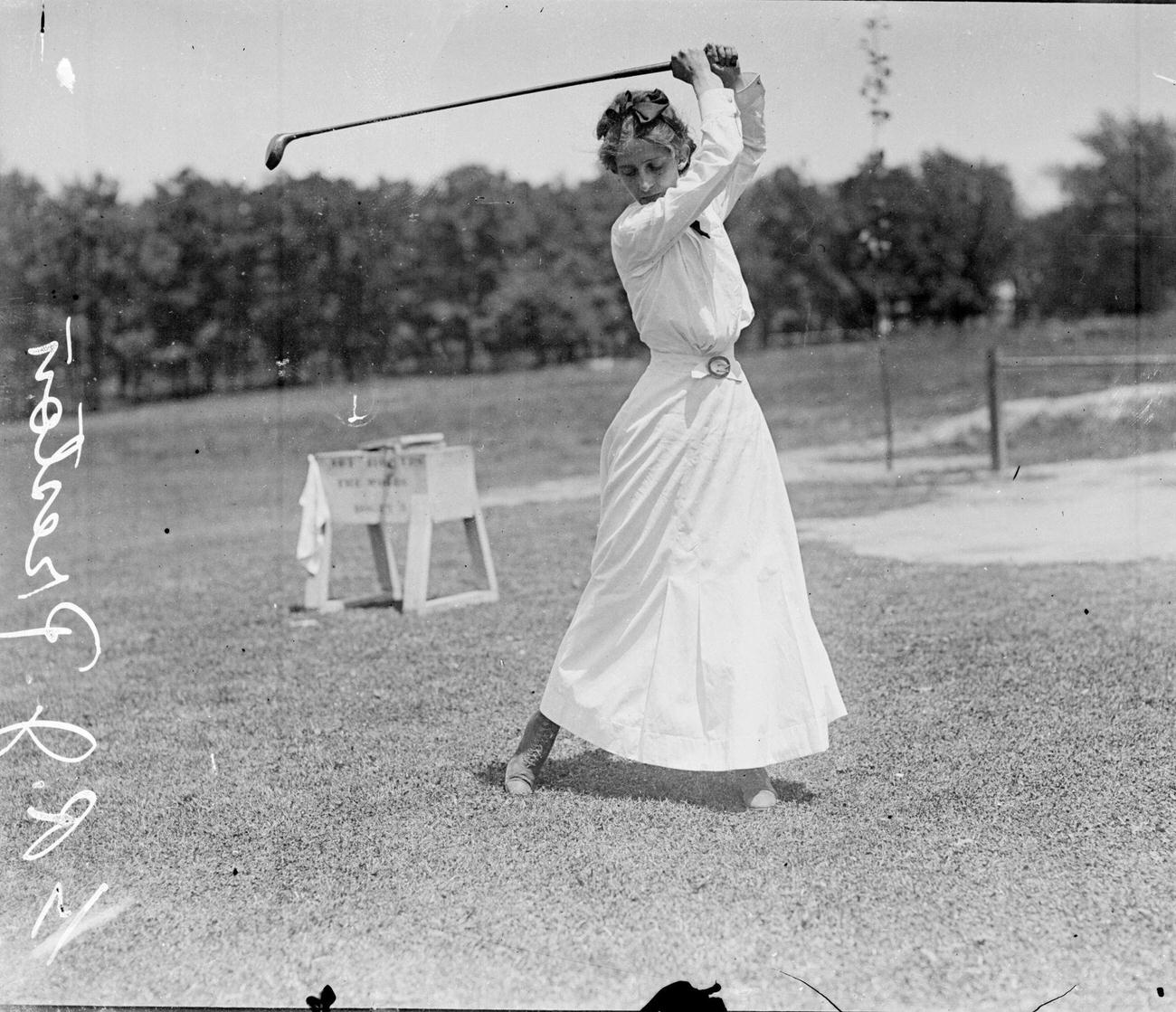 Mrs. R. J. Preston golfing near Chicago, Illinois, circa 1910.