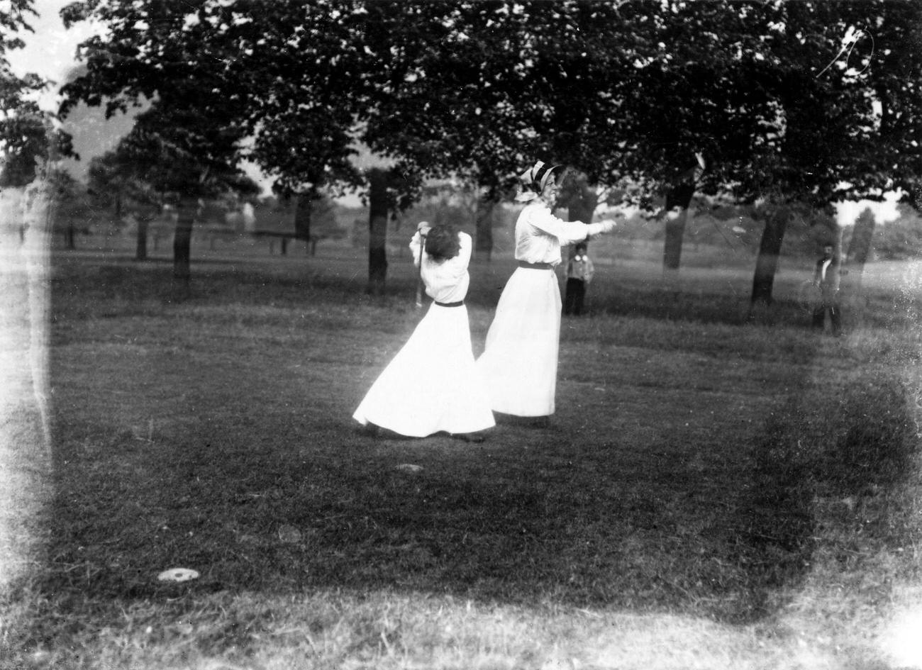 Ladies golfing at Bulwell Hall Park, Nottingham, 1910.